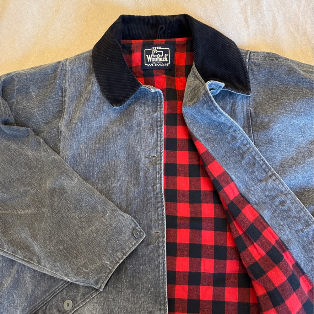 Vintage Woolrich Black Denim Chore Coat
Corduroy collar + cuffs - Buffalo plaid